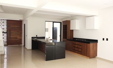 Casa en renta sin amueblar en residencial el encuentro, Playa del Carmen Q. Roo. roo