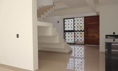 Casa en renta sin amueblar en residencial el encuentro, Playa del Carmen Q. Roo. roo