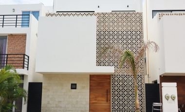 Casa en renta sin amueblar en residencial el encuentro, Playa del Carmen Q. Roo. roo