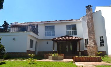 ARRIENDO CASA CAMPESTRE RUITOQUE BAJO