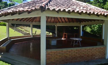 ARRIENDO CASA CAMPESTRE RUITOQUE BAJO