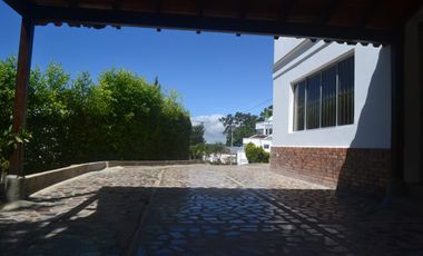ARRIENDO CASA CAMPESTRE RUITOQUE BAJO