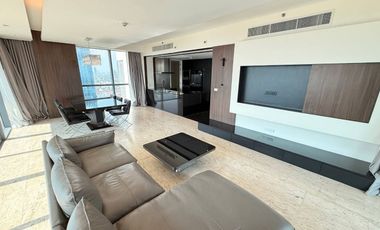 The Pano Rama 3: River and bridge view, romantic and beautiful, large corner room, fully furnished.