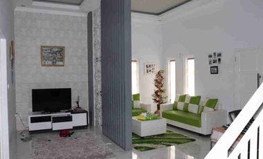 Di jual rumah 2 lantai 4+1 kamar tidur dikalianyar lawang malang jawa timur