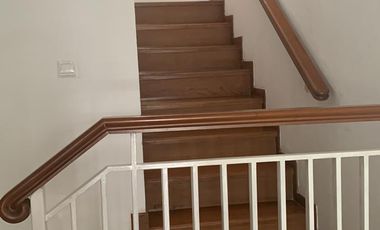 Rumah Tinggal Full Furnish Tinggal Bawa Koper di Perumahan Green Court Lake Jakarta Barat