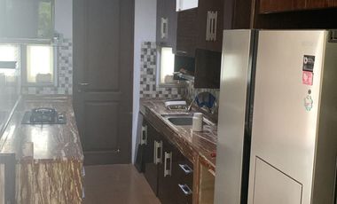 Rumah Tinggal Full Furnish Tinggal Bawa Koper di Perumahan Green Court Lake Jakarta Barat