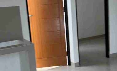 Di Jual rumah 2 lantai  3 kamar tidur  dibuaran  Tangerang selatan