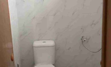 Di Jual rumah 2 lantai  3 kamar tidur  dibuaran  Tangerang selatan