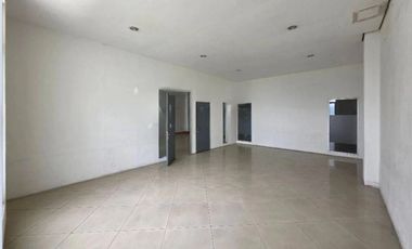 RUANG USAHA STRATEGIS TENGAH KOTA 3 LANTAI LOKASI RAMAI SIAP PAKAI DI SOEKARNO HATTA BANDUNG