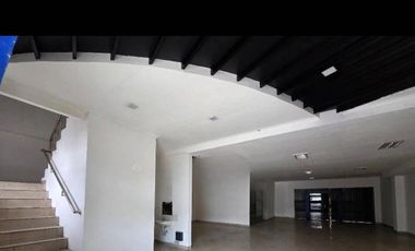 RUANG USAHA STRATEGIS TENGAH KOTA 3 LANTAI LOKASI RAMAI SIAP PAKAI DI SOEKARNO HATTA BANDUNG