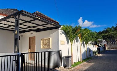 Rumah Full Furnished dan Kolam Renang Dijual, di Nusa Dua Area