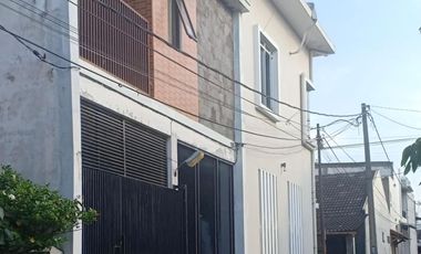 Rumah Dalam Komplek Permata Cimahi