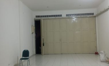 RUKO FAVORIT 3,5 LANTAI LINGKUNGAN RAMAI STRATEGIS COCOK UNTUK SEGALA USAH SIAP PAKAI DI AHMAD YANI BANDUNG