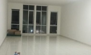 RUKO FAVORIT 3,5 LANTAI LINGKUNGAN RAMAI STRATEGIS COCOK UNTUK SEGALA USAH SIAP PAKAI DI AHMAD YANI BANDUNG