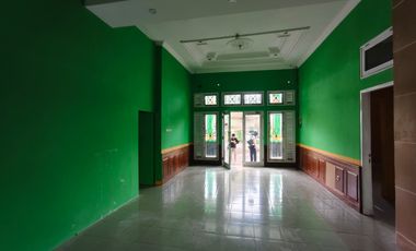 Dijual Cepat Rumah  Strategis di Banjarsari,Solo Luas 1099m2 Bu!!