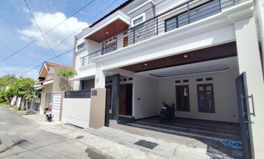 Dijual Cepat Rumah Mewah di Pusat Kota Lokasi Banjarsari,Solo Luas 137m2 Bu!!