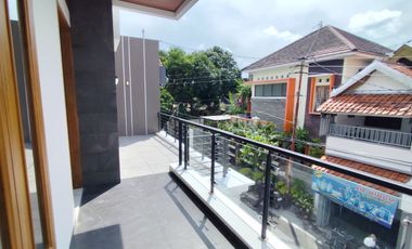 Dijual Cepat Rumah Mewah di Pusat Kota Lokasi Banjarsari,Solo Luas 137m2