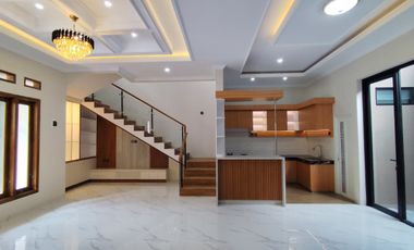 Dijual Cepat Rumah Mewah di Pusat Kota Lokasi Banjarsari,Solo Luas 137m2