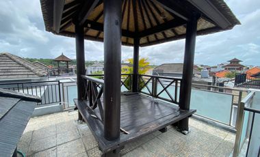 DIJUAL RUMAH 2,5 LANTAI DENGAN ROOFTOP DI AREA STRATEGIS TAMAN GRIYA JIMBARAN DI DALAM CLUSTER PERUMAHAN SIAP HUNI