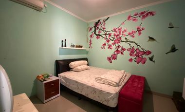 DIJUAL RUMAH 2,5 LANTAI DENGAN ROOFTOP DI AREA STRATEGIS TAMAN GRIYA JIMBARAN DI DALAM CLUSTER PERUMAHAN SIAP HUNI