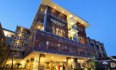 Hotel dijual dalam keadaan beroprasional dengan baik dan masih memberikan profit yang besar namun dalam kondisi aset pailit