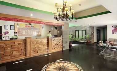 Hotel dijual dalam keadaan beroprasional dengan baik dan masih memberikan profit yang besar namun dalam kondisi aset pailit