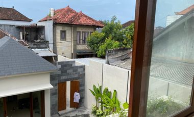 DIJUAL RUMAH SEMI VILLA BRAND NEW DI UBUNG COKROAMINOTO DENPASAR DEKAT SURYA HUSADA DAN TAMAN RAMA SCHOOL SHM