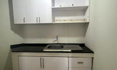 Bright & Clean Living 2BR Royal Medit – Garden View, Langkah ke Central Park