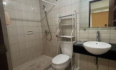 Bright & Clean Living 2BR Royal Medit – Garden View, Langkah ke Central Park