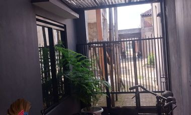 RUMAH IDAMAN TENGAH KOTA 2 LANTAI MINIMALIS MODERN FULL FURNISHED SIAP HUNI DI CIHAMPELAS BANDUNG Barat