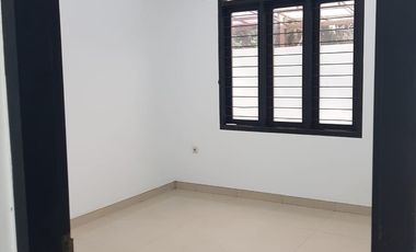 RUMAH LUAS NYAMAN TERAWAT SIAP HUNI DI SINGGASANA PRADANA BANDUNG