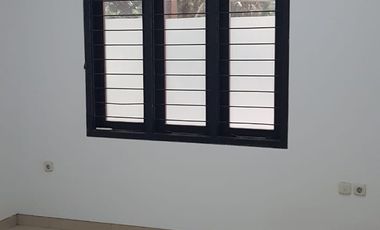 RUMAH LUAS NYAMAN TERAWAT SIAP HUNI DI SINGGASANA PRADANA BANDUNG