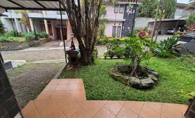 RUMAH ASRI NYAMAN TERAWAT FULL FURNISHED 2 LANTAI SIAP HUNI DI CIGADUNG BANDUNG