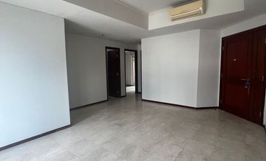 Hidup Modern di Lokasi Strategis , Disewakan apartemen 2br + 1 unfurnish di Royal Mediterania cocok yang sudah memiliki barang .