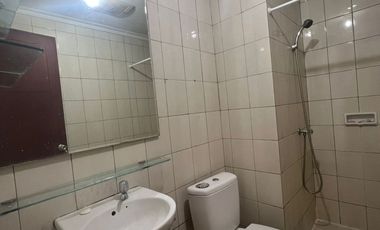 Hidup Modern di Lokasi Strategis , Disewakan apartemen 2br + 1 unfurnish di Royal Mediterania cocok yang sudah memiliki barang .