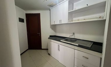 Hidup Modern di Lokasi Strategis , Disewakan apartemen 2br + 1 unfurnish di Royal Mediterania cocok yang sudah memiliki barang .