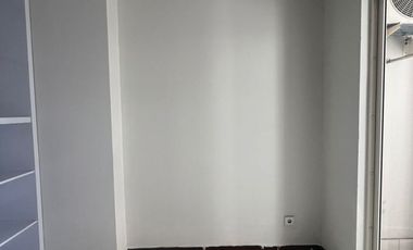 Hidup Modern di Lokasi Strategis , Disewakan apartemen 2br + 1 unfurnish di Royal Mediterania cocok yang sudah memiliki barang .