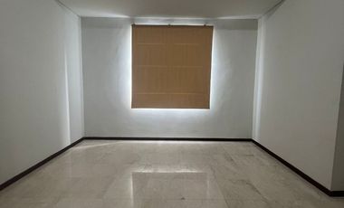 Hidup Modern di Lokasi Strategis , Disewakan apartemen 2br + 1 unfurnish di Royal Mediterania cocok yang sudah memiliki barang .