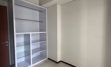Hidup Modern di Lokasi Strategis , Disewakan apartemen 2br + 1 unfurnish di Royal Mediterania cocok yang sudah memiliki barang .