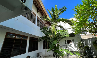 Rumah Cantik dan Ruko Dijual, di Pemecutan Kaja, Denpasar Area