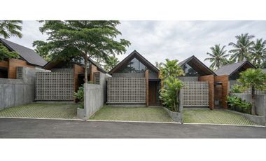 Dijual villa river view dan view sawah abadi dalam komplek Greenlot