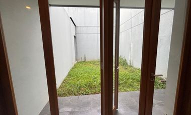 RUMAH BAGUS 2 LANTAI BANGUNAN BARU MINIMALIS MODERN SIAP HUNI DI CHERRYFIELD BANDUNG