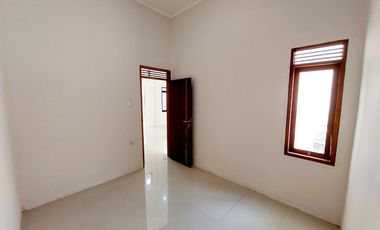 RUMAH BAGUS 2 LANTAI MINIMALIS MODERN LINGKUNGAN ASRI NYAMAN SIAP HUNI DI KOTA BALI RESIDENCE BANDUNG