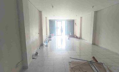 Di sewakan ruko 3 lantai siap pakai di meruya jakarta barat