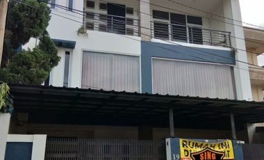 RUMAH LUAS NYAMAN 4 LANTAI SIAP HUNI DI CISARANTEN ENDAH ARCAMANIK BANDUNG