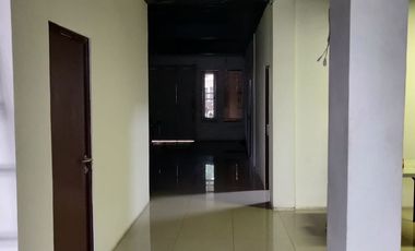 RUMAH LUAS NYAMAN 4 LANTAI SIAP HUNI DI CISARANTEN ENDAH ARCAMANIK BANDUNG