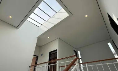 Dijual Rumah  2 Lantai Di Cireundeu Lokasi Lebak Bulus Gratis Canopy Mewah Jakarta Selatan