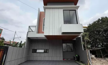 Dijual Rumah Di Cirendeu 2 Lantai Di  Gratis Canopy  dan Free Kitchen Set, Jakarta Selatan