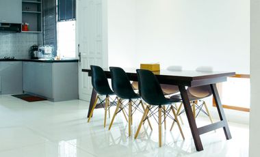 RUMAH CANTIK 2 LANTAI MINIMALIS MODERN LINGKUNGAN NYAMAN SIAP HUNI DI CIPAKU BANDUNG