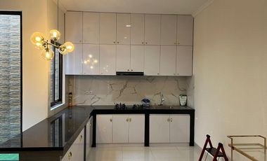RUMAH 2 LANTAI MINIMALIS MODERN 2 LANTAI FULL FURNISHED NYAMAN SIAP HUNI DI SUMMARECON BANDUNG